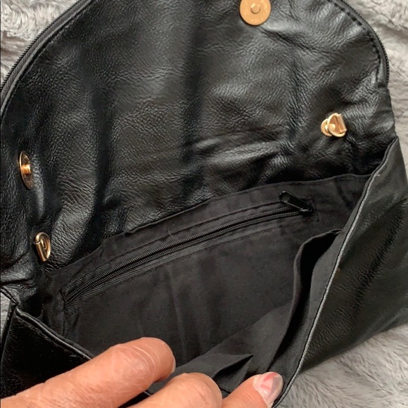 Black Clutch - Picture 2 of 3
